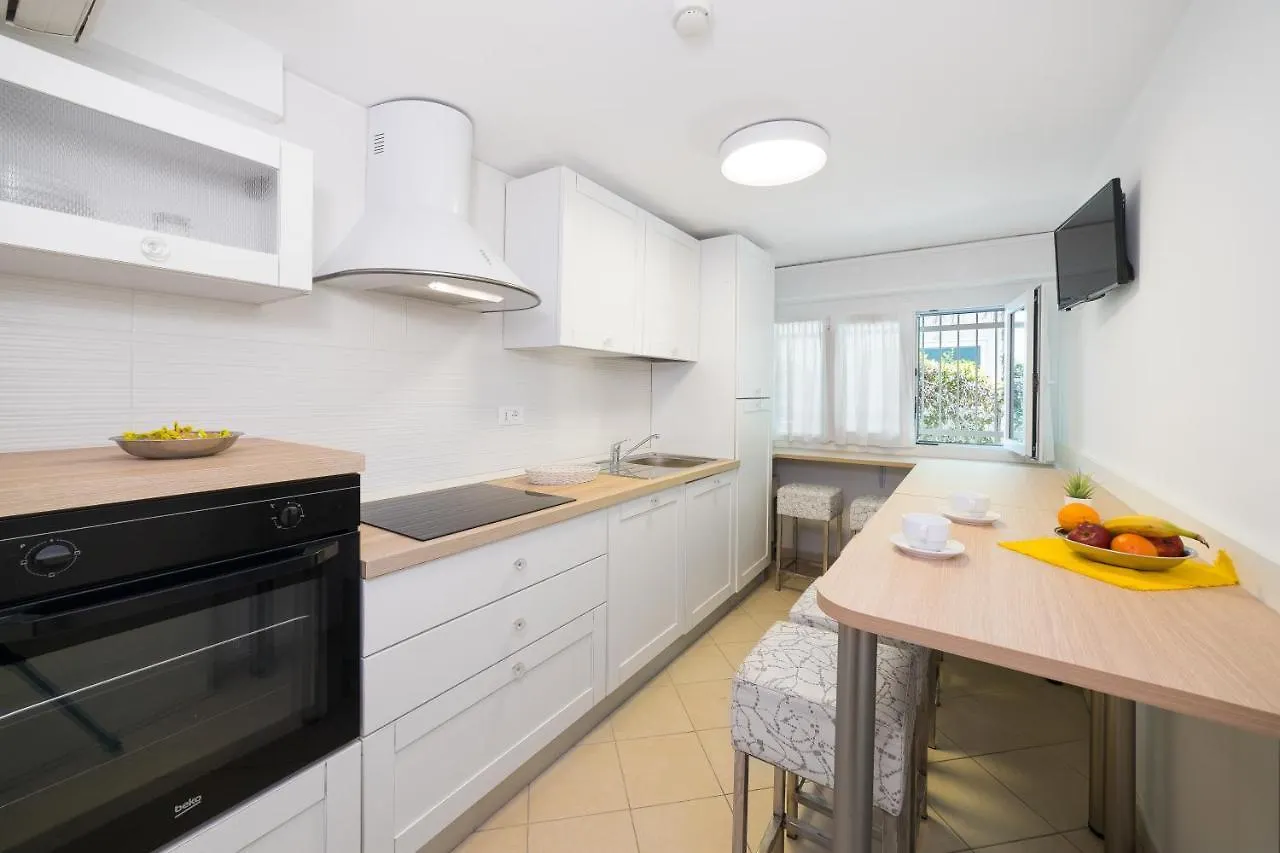 Apartment Appartamenti Smart A 30M Da Viale Dante E 100M Dal Mare Riccione